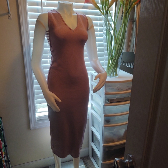 Dress - Picture 3 of 4